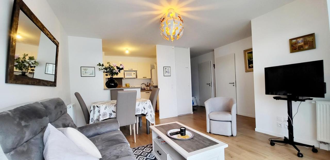 Appartement Moderne Finement Decore Avec Balcon A Vannes Centre 외부 사진